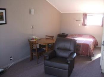 Centennial Court 3* Alexandra